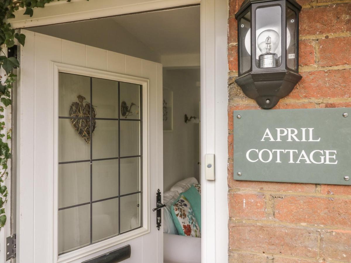 April Cottage Broadway  Eksteriør billede